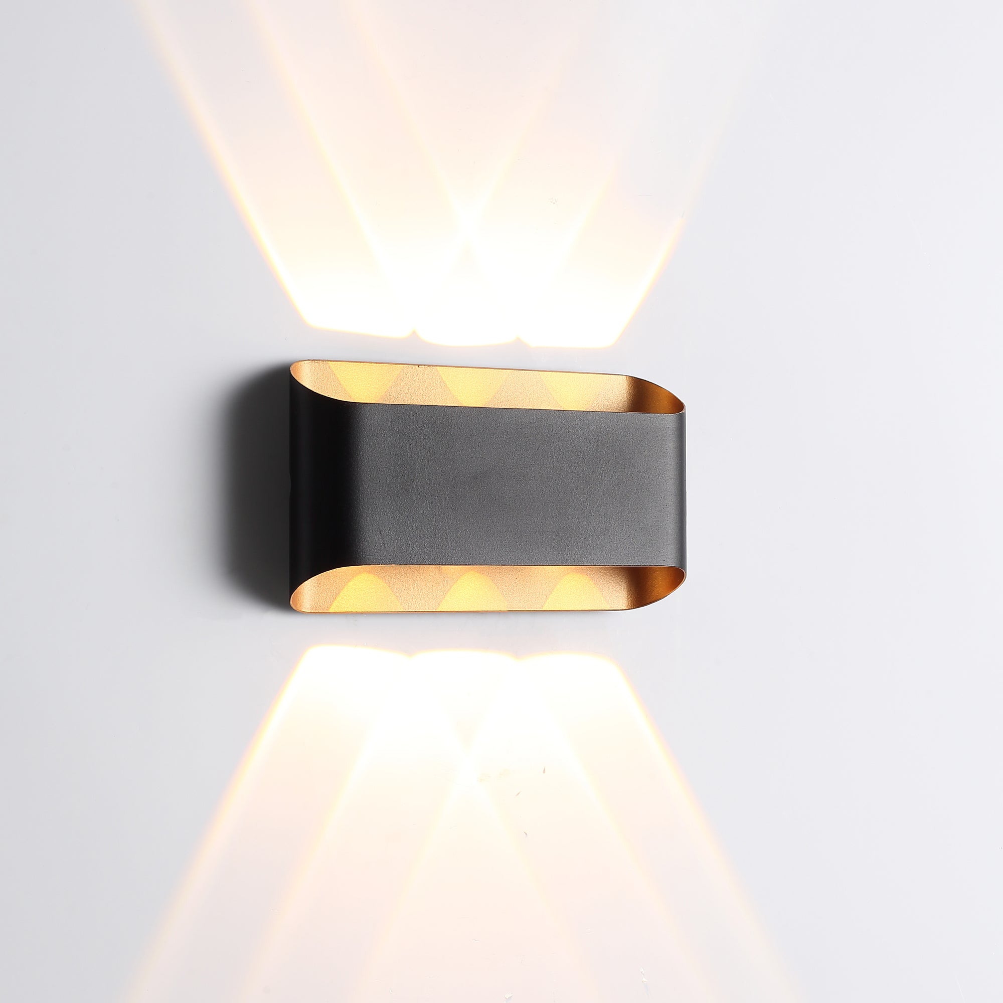 Twilight Gold 6W Væglampe Sort-Nordics Pro-OutletLamper.dk