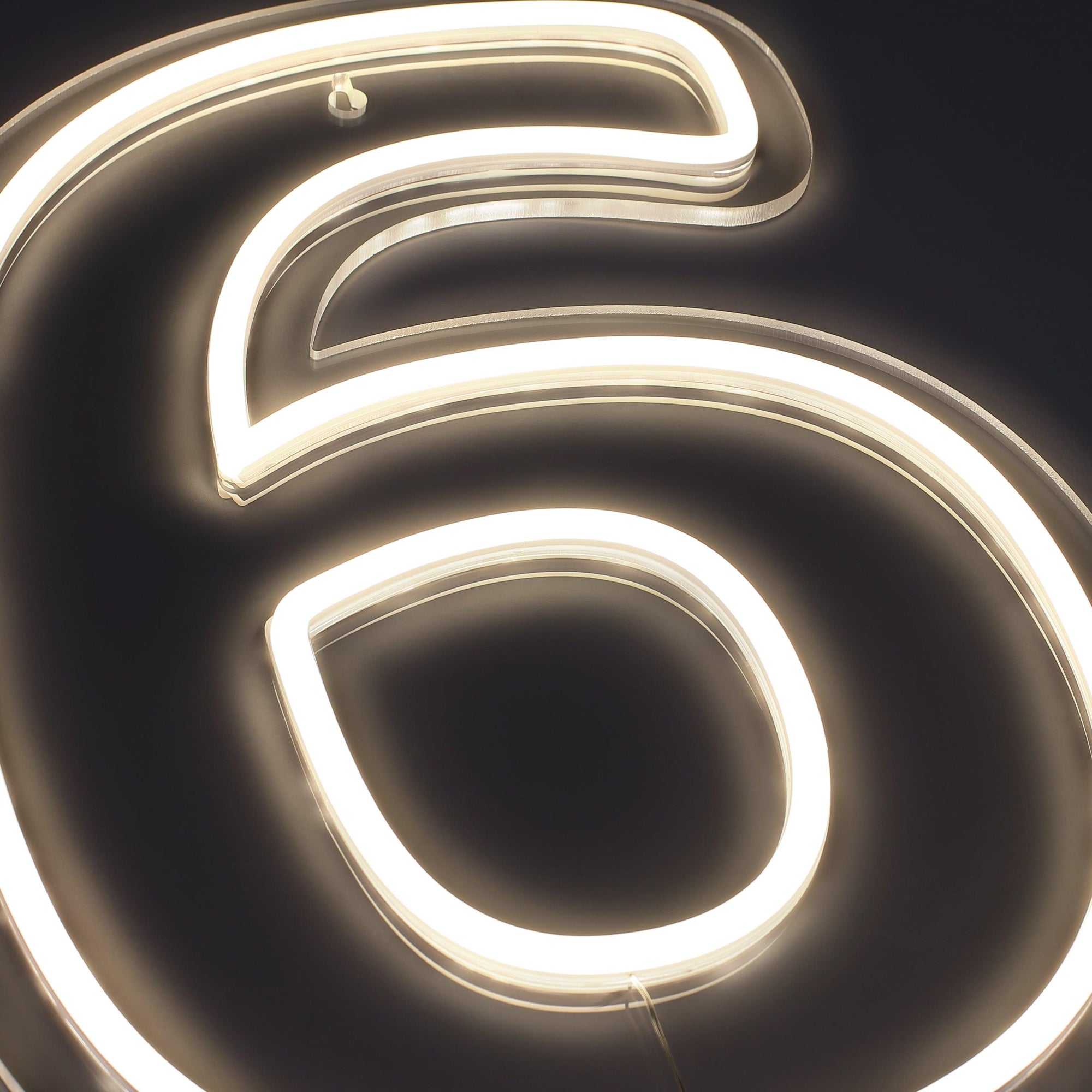 Tal 6 Neon Væglampe-Lightish-OutletLamper.dk