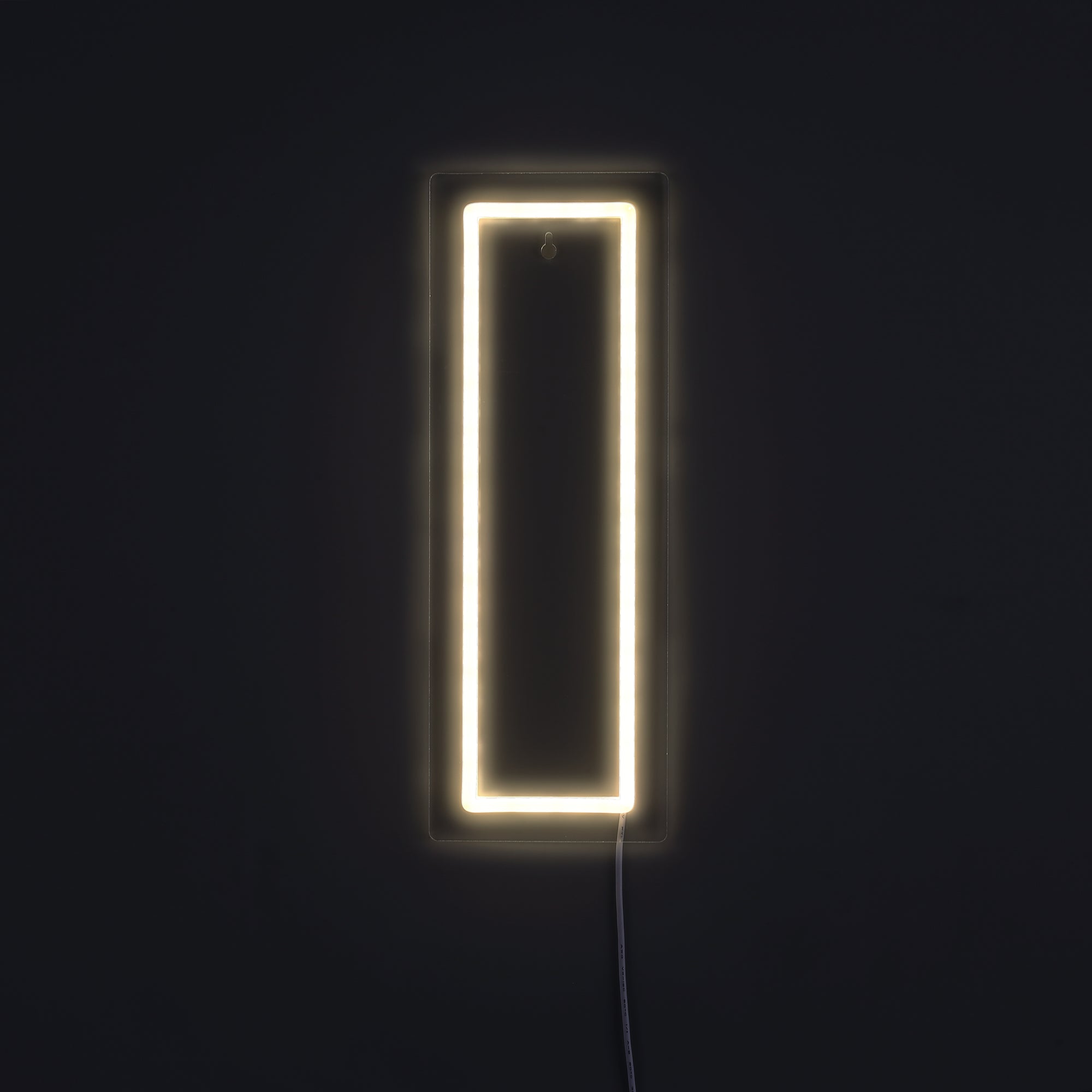 Bogstav I Neon Væglampe-Lightish-OutletLamper.dk