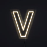 Bogstav V Neon Væglampe-Lightish-OutletLamper.dk