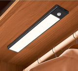 EasyBeam Trådløs Skabslampe m. Sensor Sort-Lightish-OutletLamper.dk