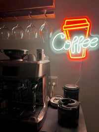 Coffee Cup Neon Væglampe-Lightish-OutletLamper.dk