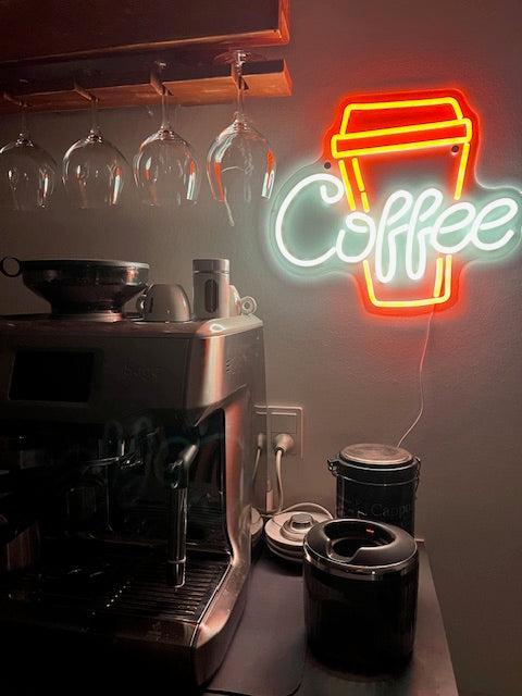 Coffee Cup Neon Væglampe-Lightish-OutletLamper.dk